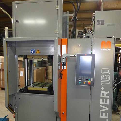 Presse injection 160 T